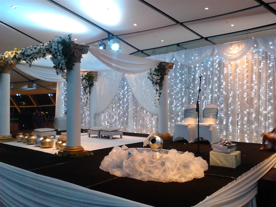 10m x 3m Curtain Lights with Scallop