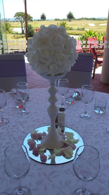White One Piece Candelabra (Medium)