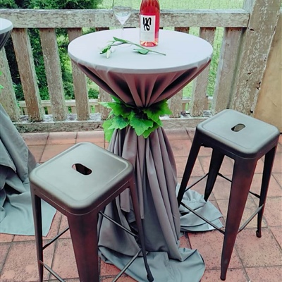 Bar Leaner with Grey Table Cloths and 2 Stools