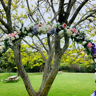 Wedding arch (fresh flowers)